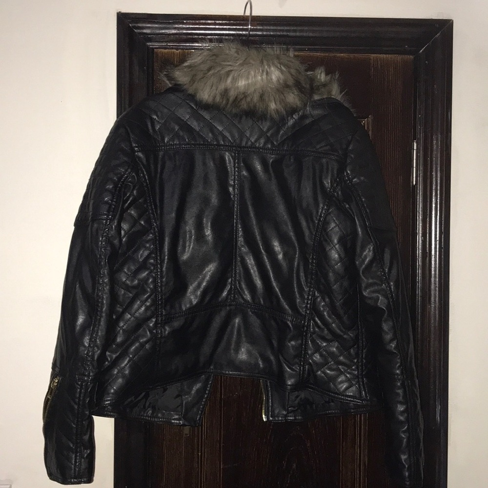Black biker jacket with zipper and faux fur - Picture 4 of 4